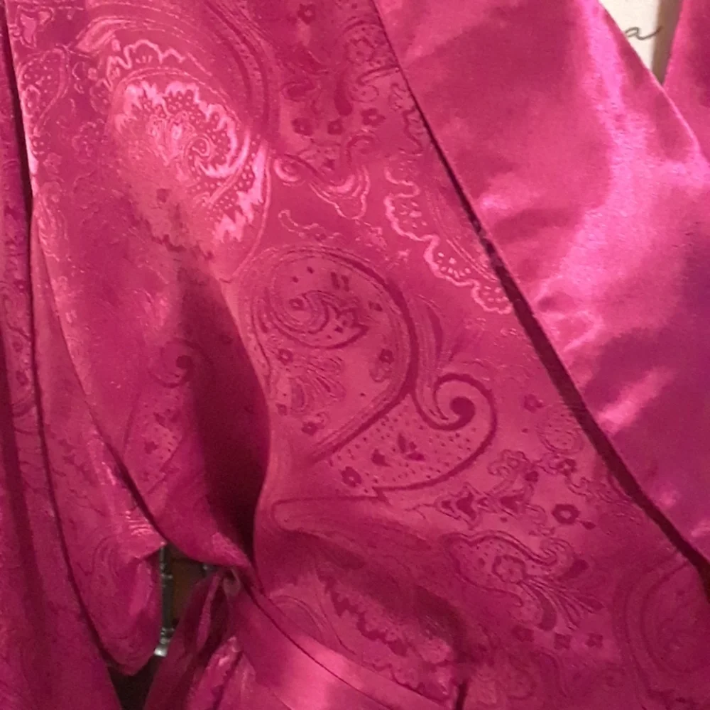 Vintage Victoria's Secret kimono robe - Picture 3 of 10